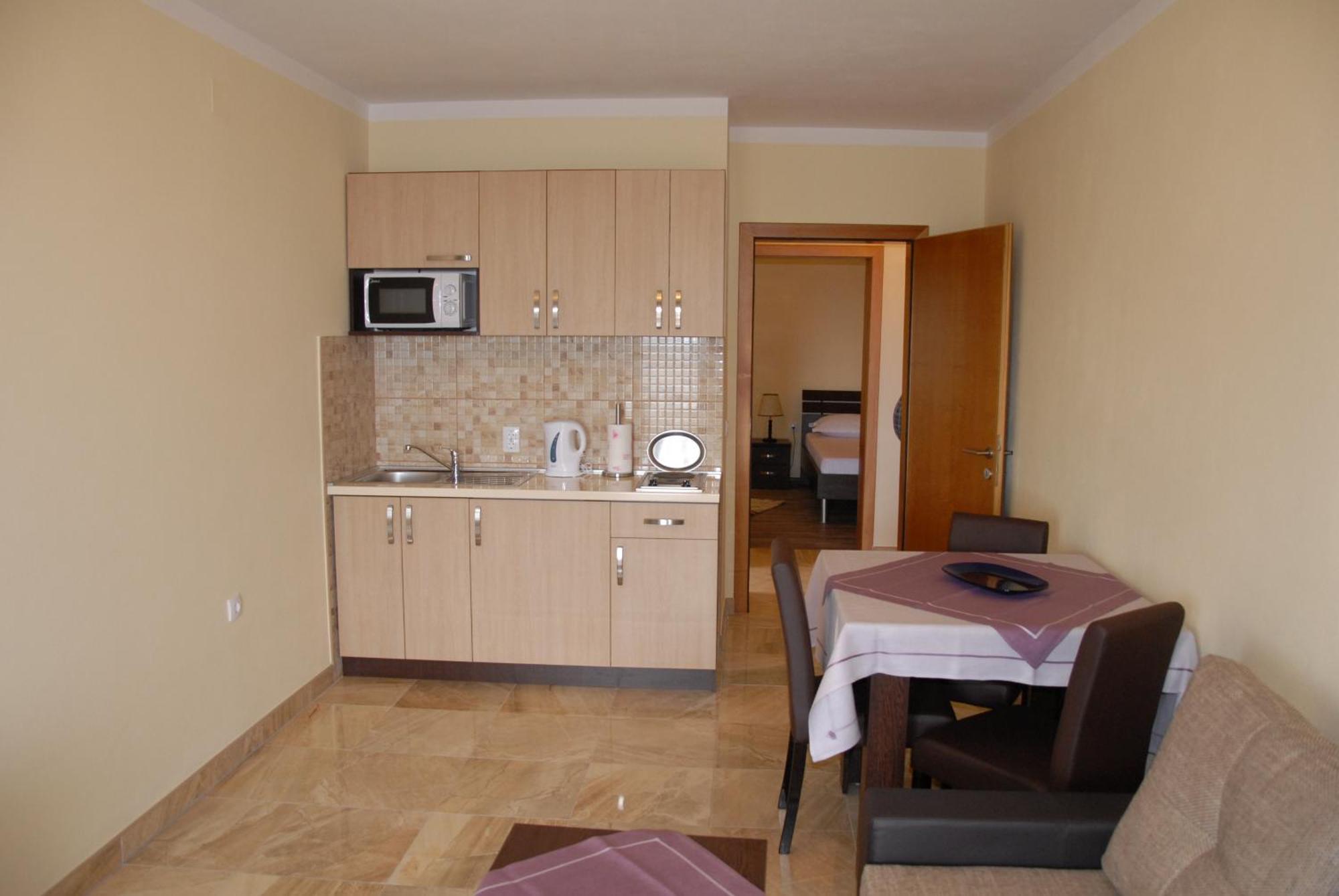 Guest House Evropa 2 Ulcinj Extérieur photo