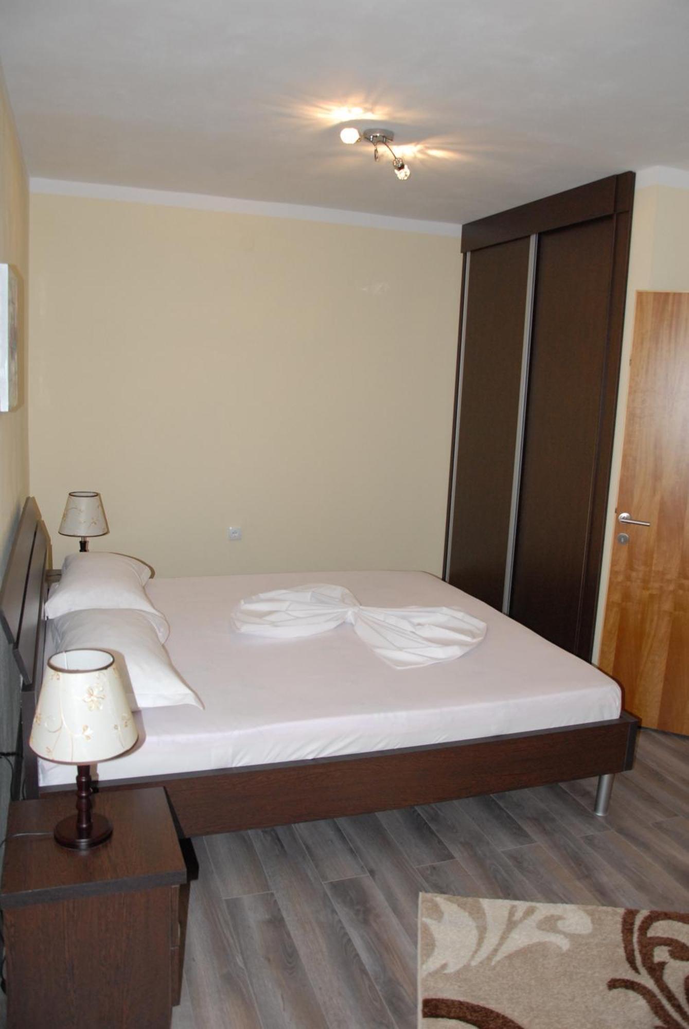Guest House Evropa 2 Ulcinj Extérieur photo