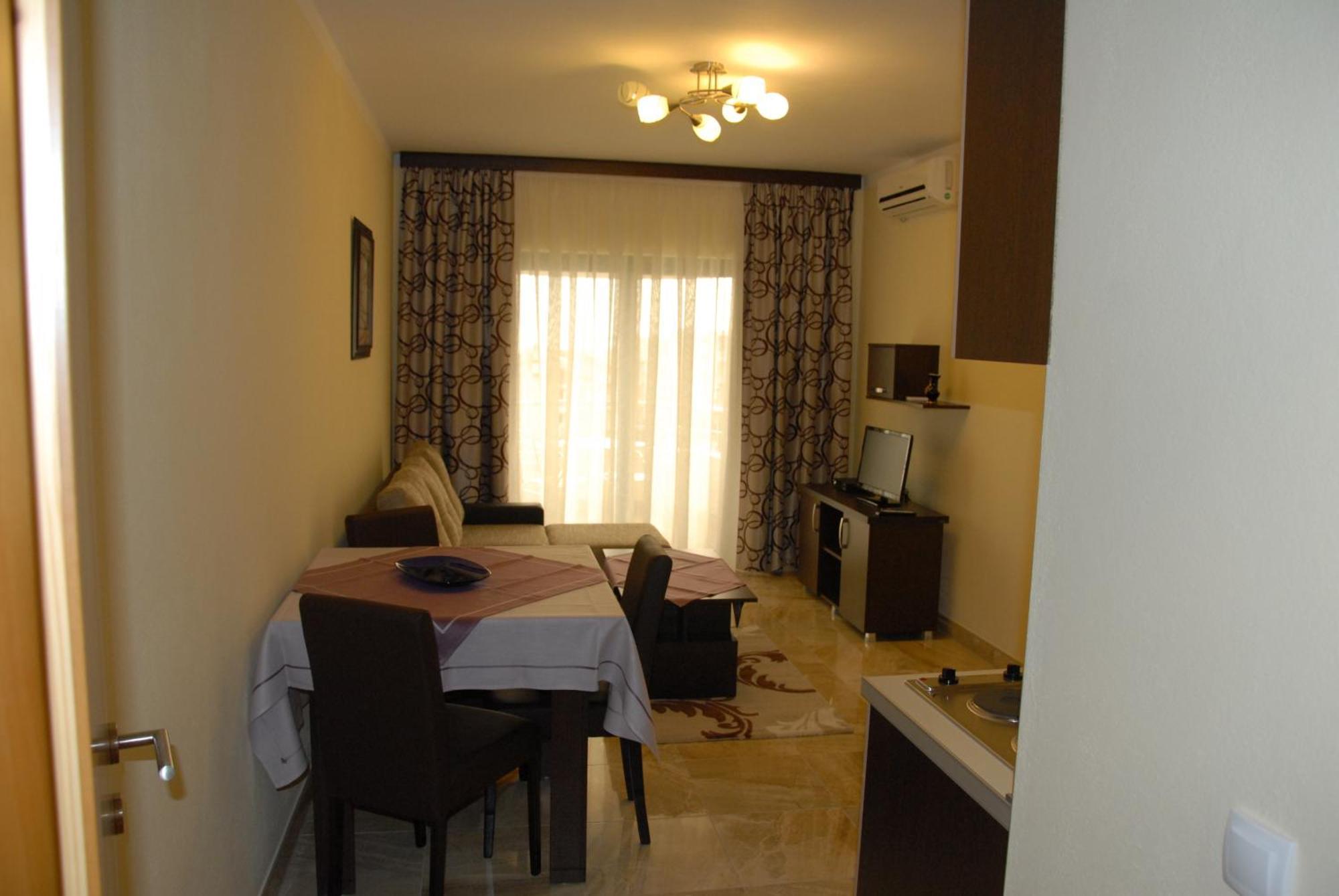 Guest House Evropa 2 Ulcinj Extérieur photo