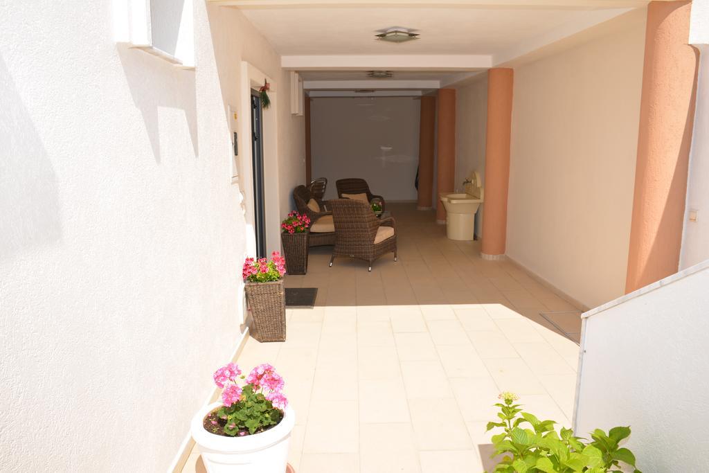 Guest House Evropa 2 Ulcinj Extérieur photo