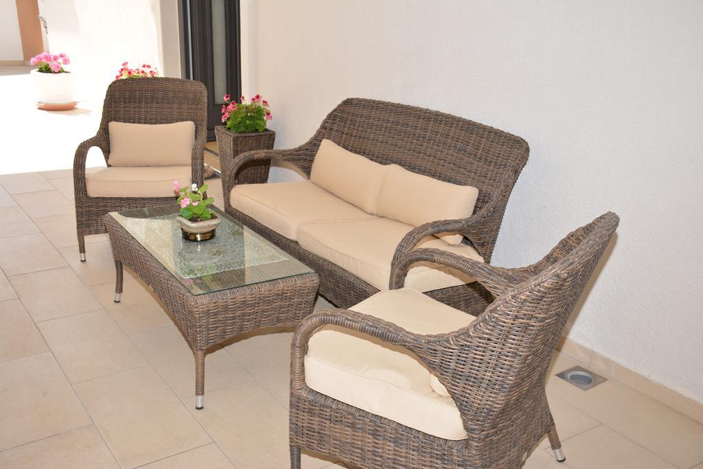Guest House Evropa 2 Ulcinj Extérieur photo